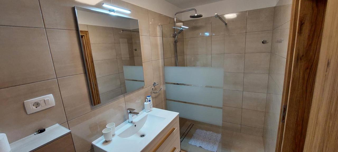 Holiday Apartments Cecilija 수페타르스카 드라가 외부 사진