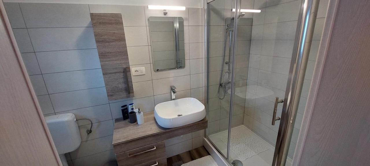 Holiday Apartments Cecilija 수페타르스카 드라가 외부 사진