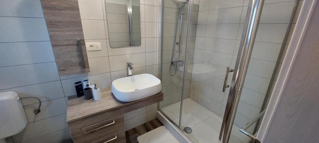Holiday Apartments Cecilija 수페타르스카 드라가 외부 사진